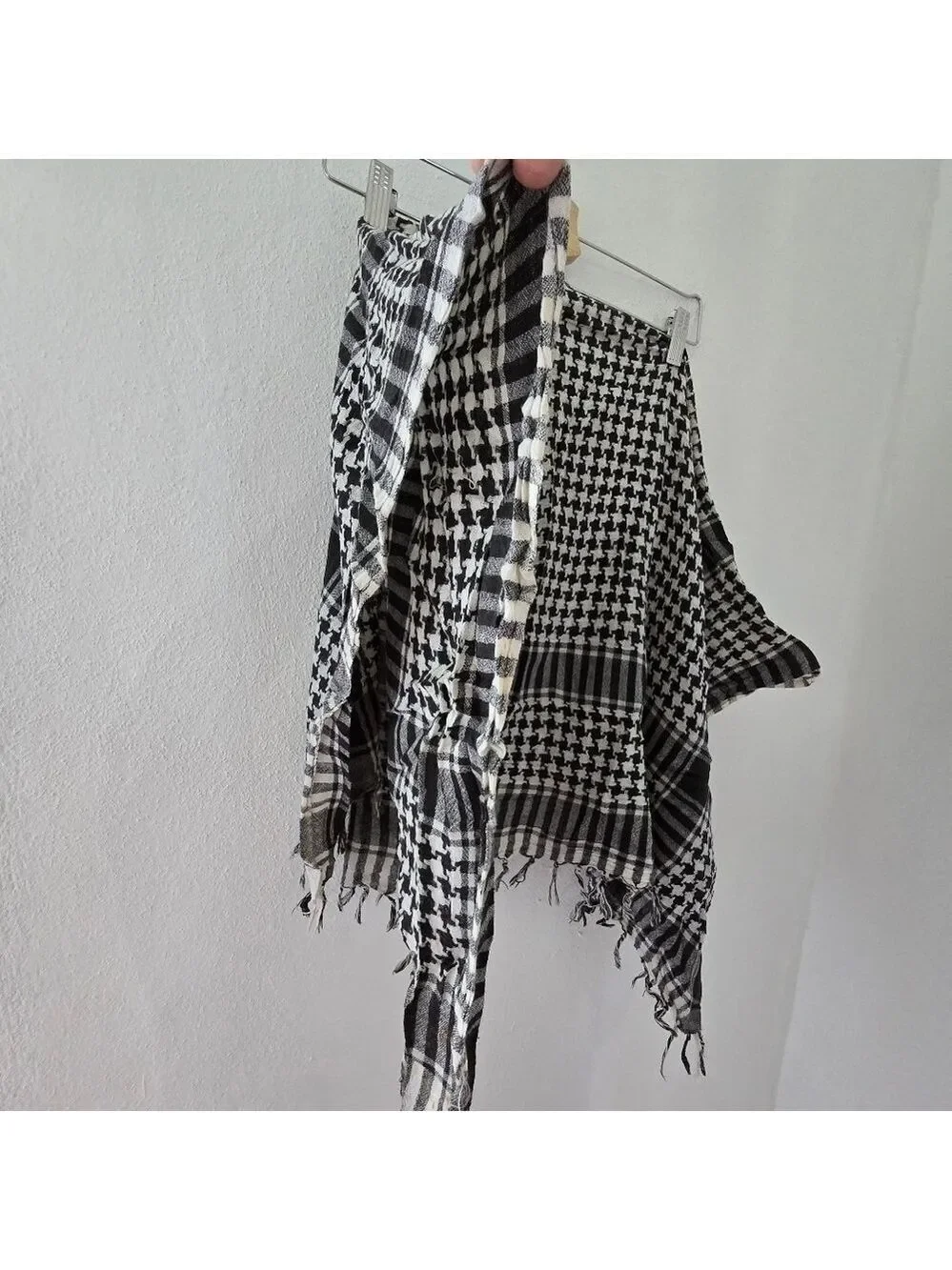 Black & White Houndstooth Check Fringe Scarf
